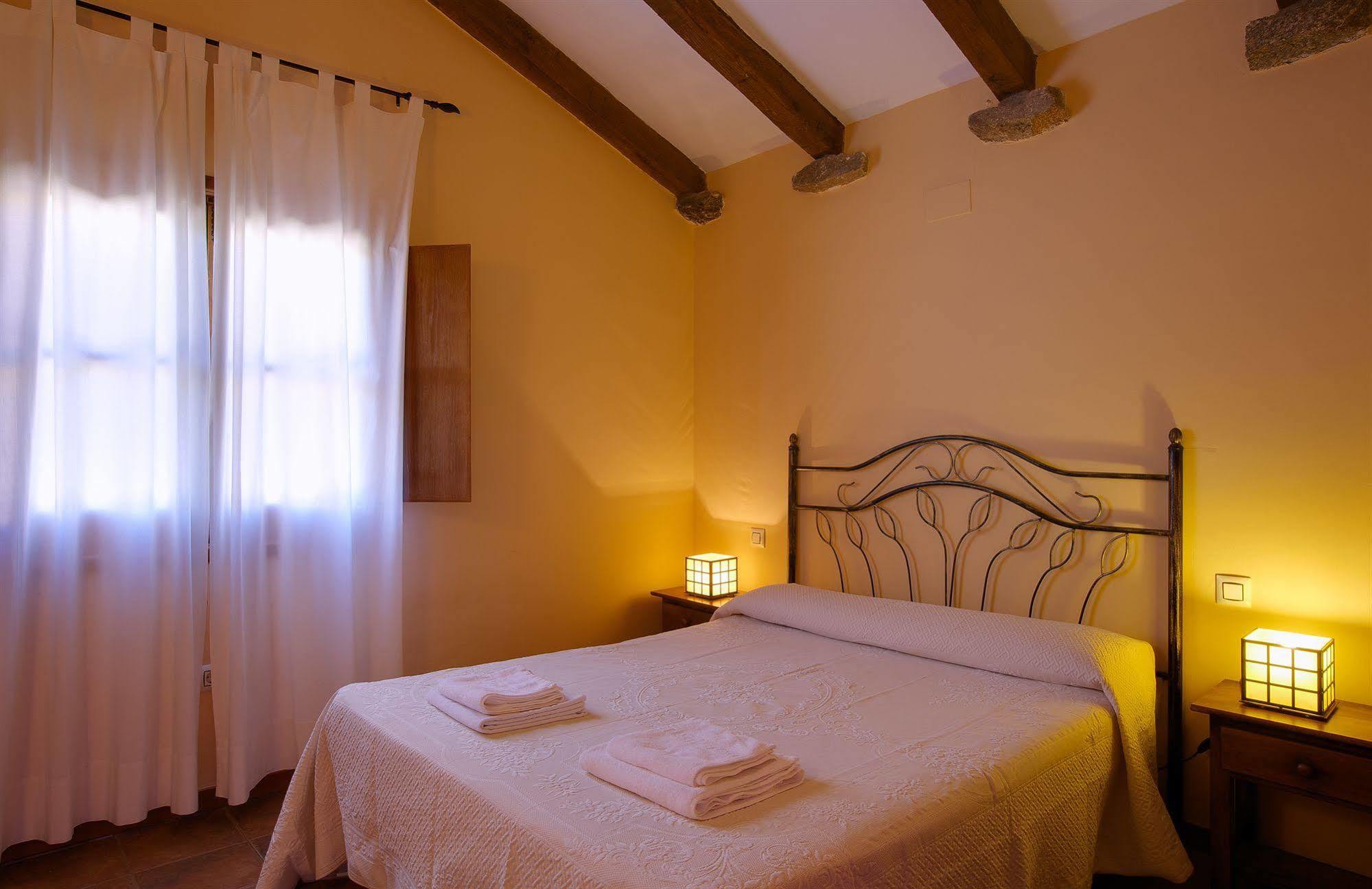 Aroma De Primavera En Casas Rurales Acebuche Casas del Monte Exteriör bild